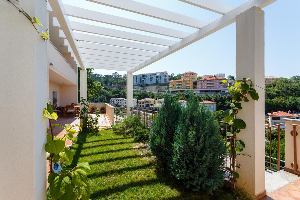 Villa Mirela Apartment Vrbnik Exterior foto