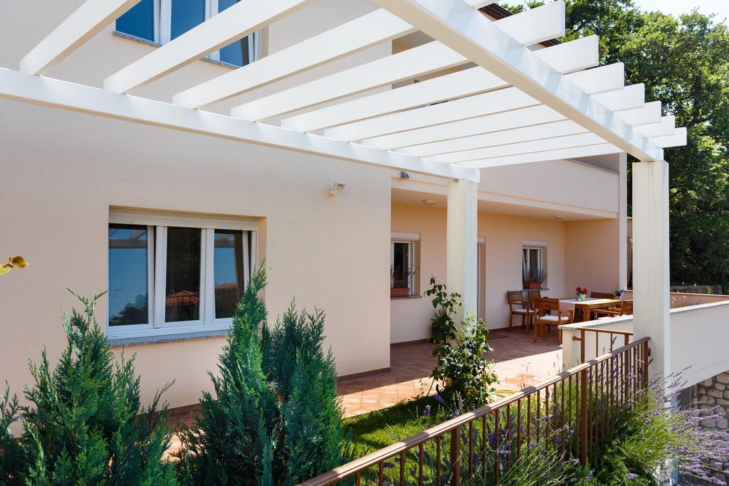 Villa Mirela Apartment Vrbnik Exterior foto